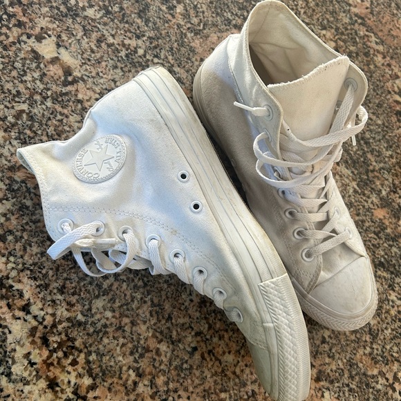 Converse Men’s 10 White High-Top Sneakers - Picture 2 of 4